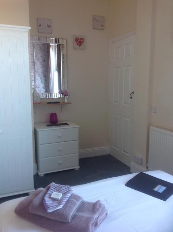 Cleasewood Guest House Great Yarmouth Exterior foto